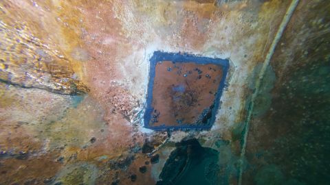 Contalı sac ile sualtı gövde onarımı — operasyon karesi 5